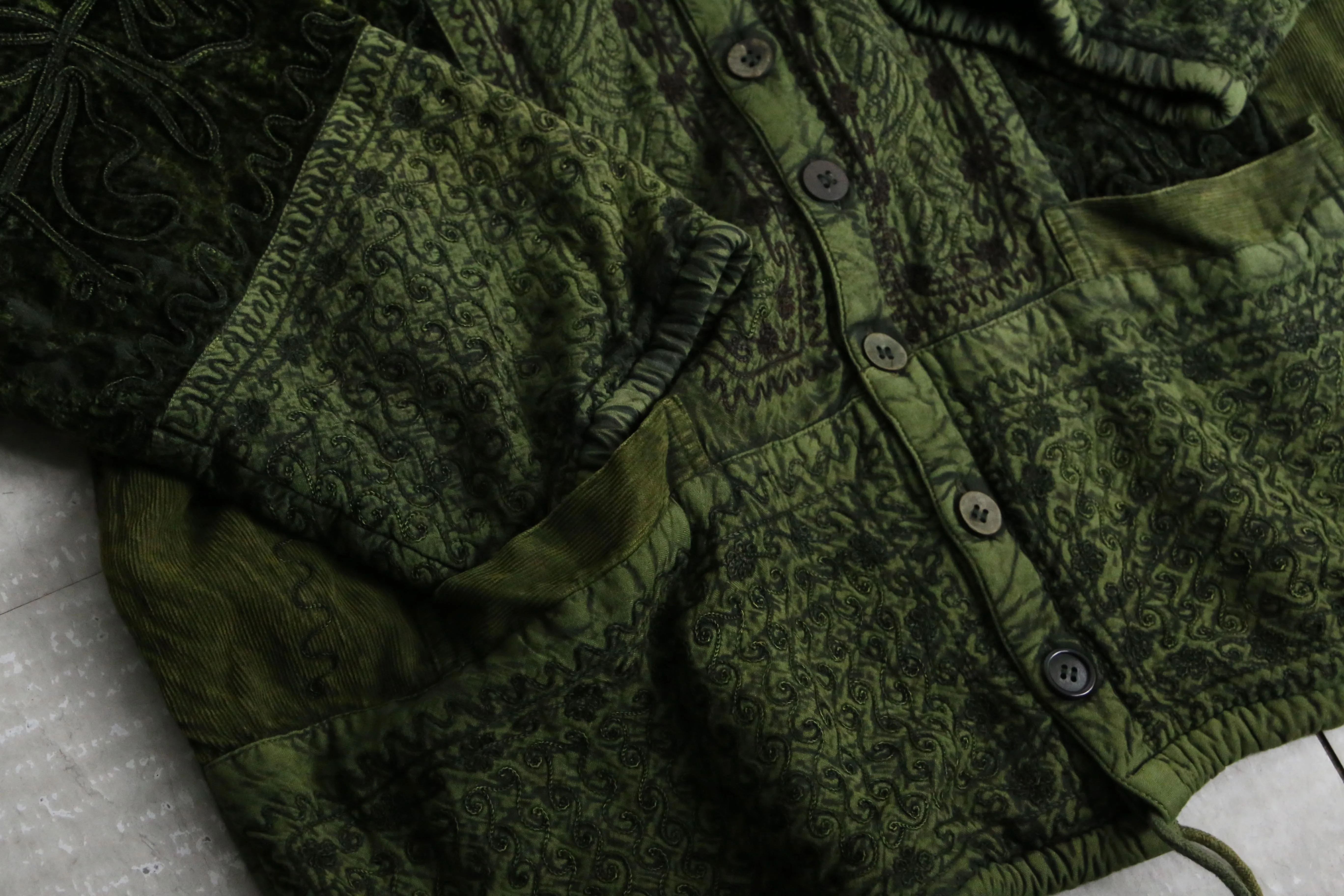 dark green wrinkle design jacket