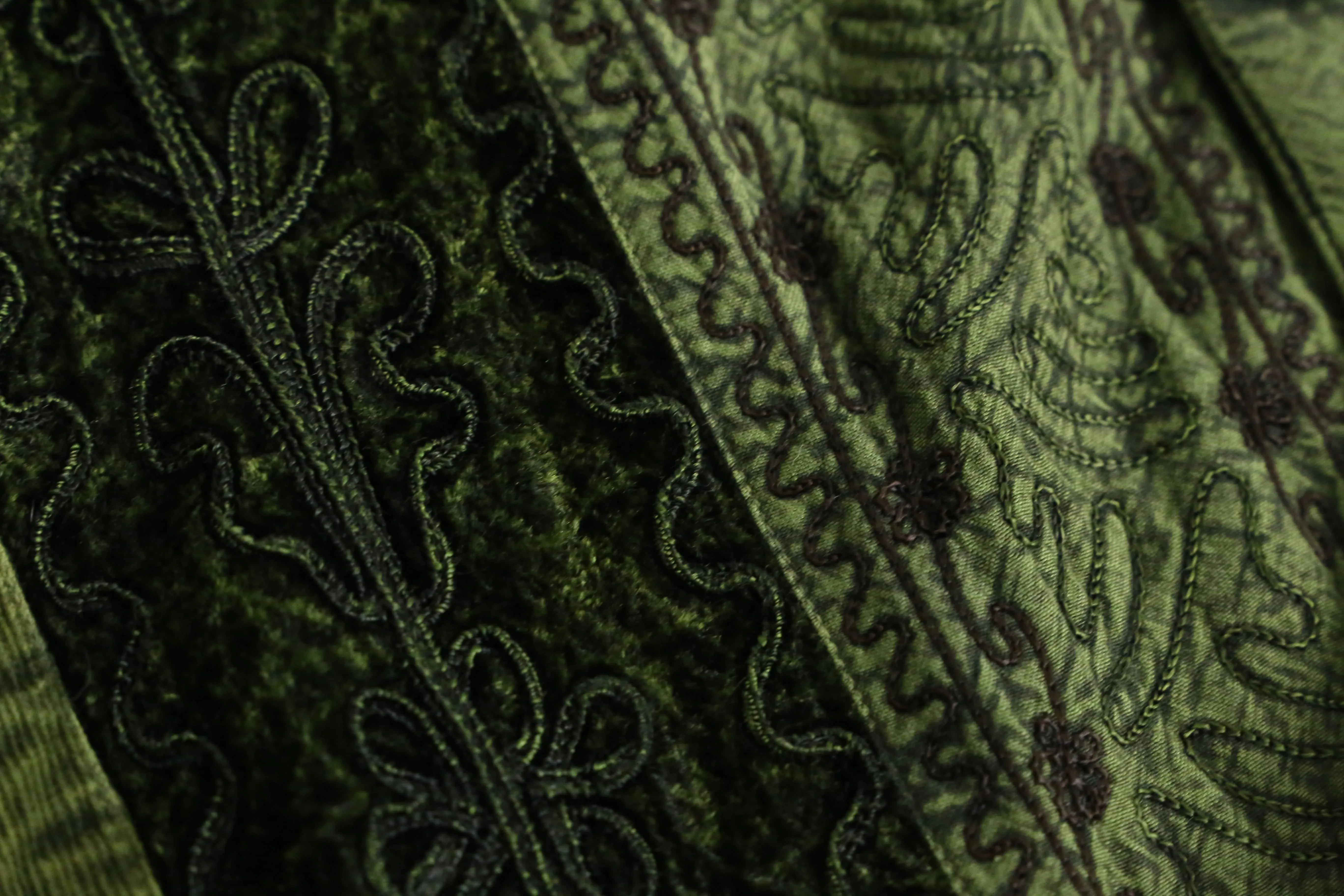 dark green wrinkle design jacket