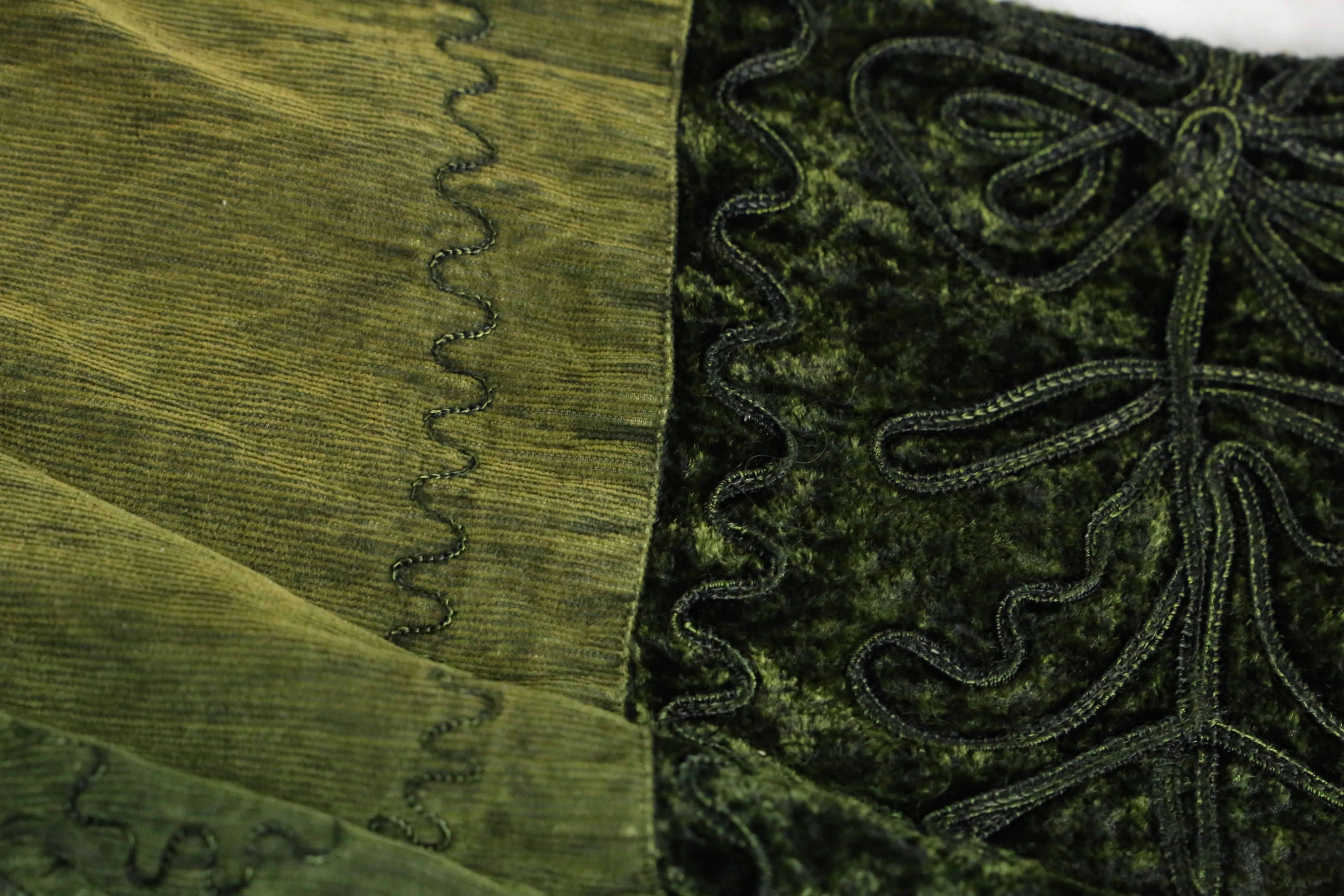 dark green wrinkle design jacket