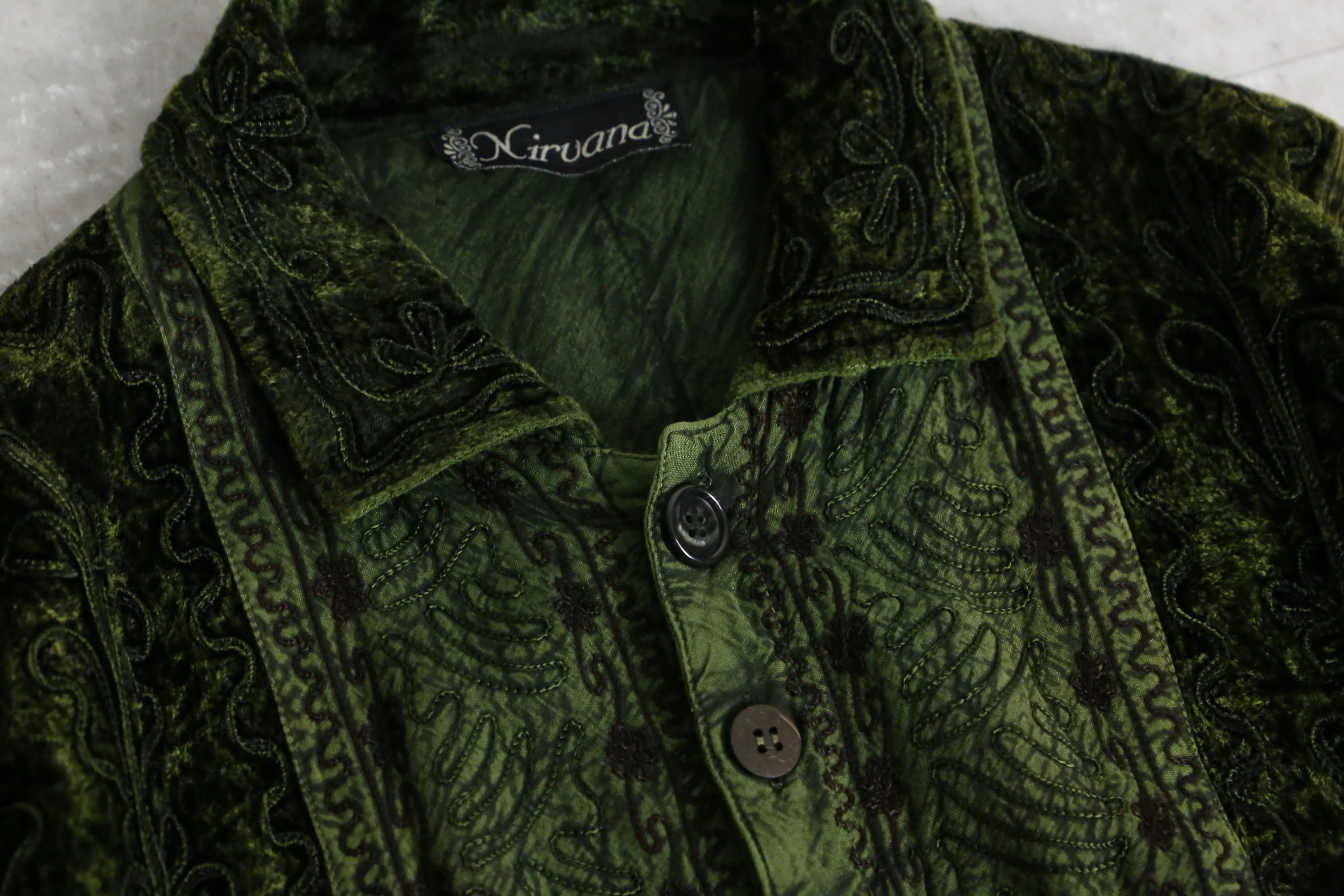 dark green wrinkle design jacket